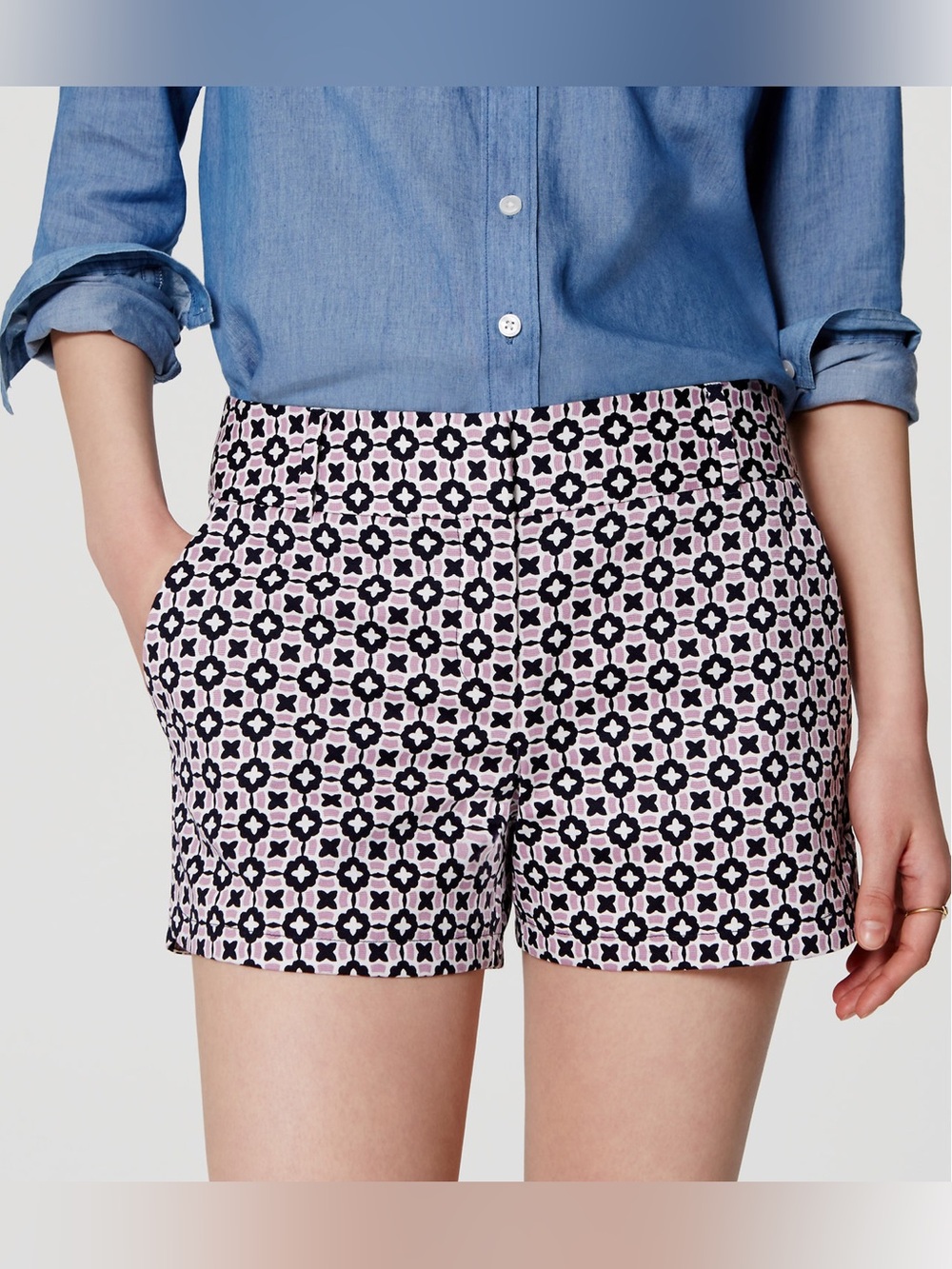 Ann Taylor LOFT Cotton Floral Tile Riviera Shorts with 4" Inseam Size 10